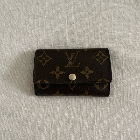 AUTHENTIC LOUIS VUITTON MONOGRAM 6 KEY HOLDER - Picture 3 of 6
